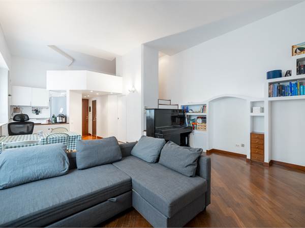 Bilocale con Soppalco, Via Privata Reggio, Milano.